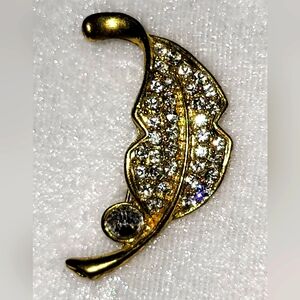 Vintage Rhinestone Goldtone Leaf Brooch / Pin